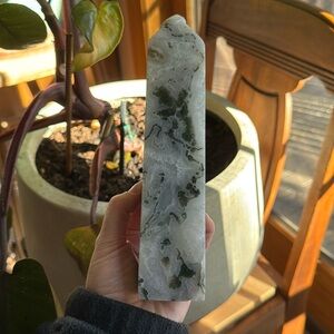 Moss Agate Tower with beautiful crystalline details